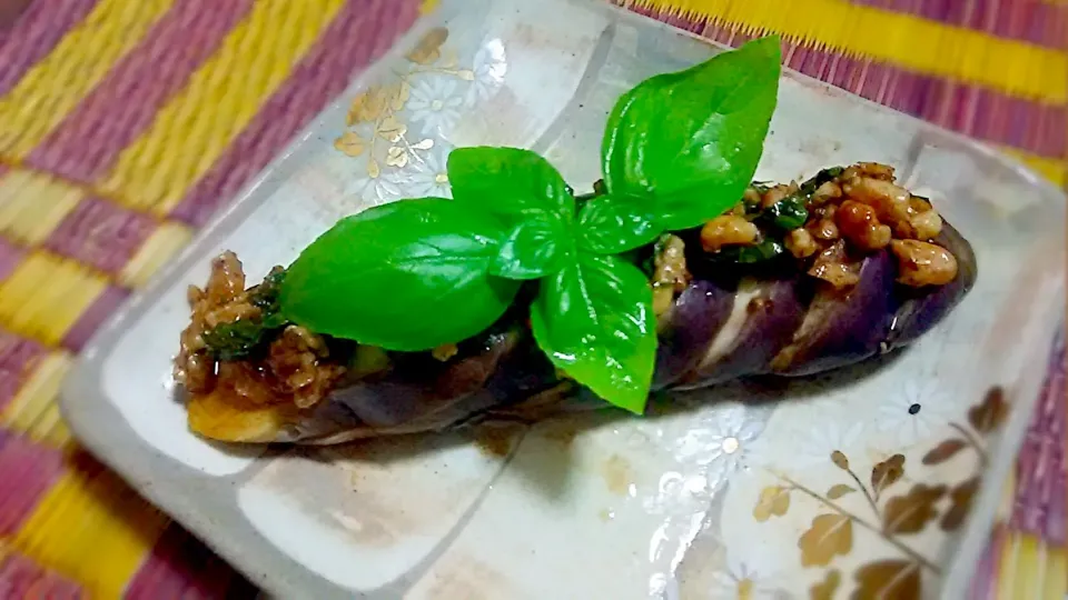 レンチン茄子🍆のバジルくるみ醤油がけぇ💕

このソースうまいやん😍このソースで、茄子🍆何本でも、いけそうや(笑)|ひとみんΨ(*´∀｀)Ψさん