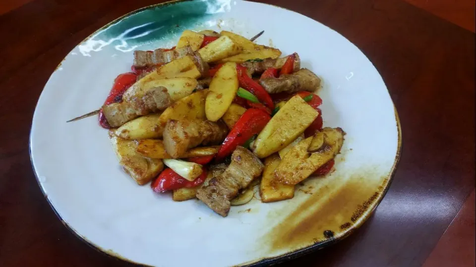 酱爆酸笋五花肉。。。saute pork belly with sour bamboo shoots|steven z.y.さん