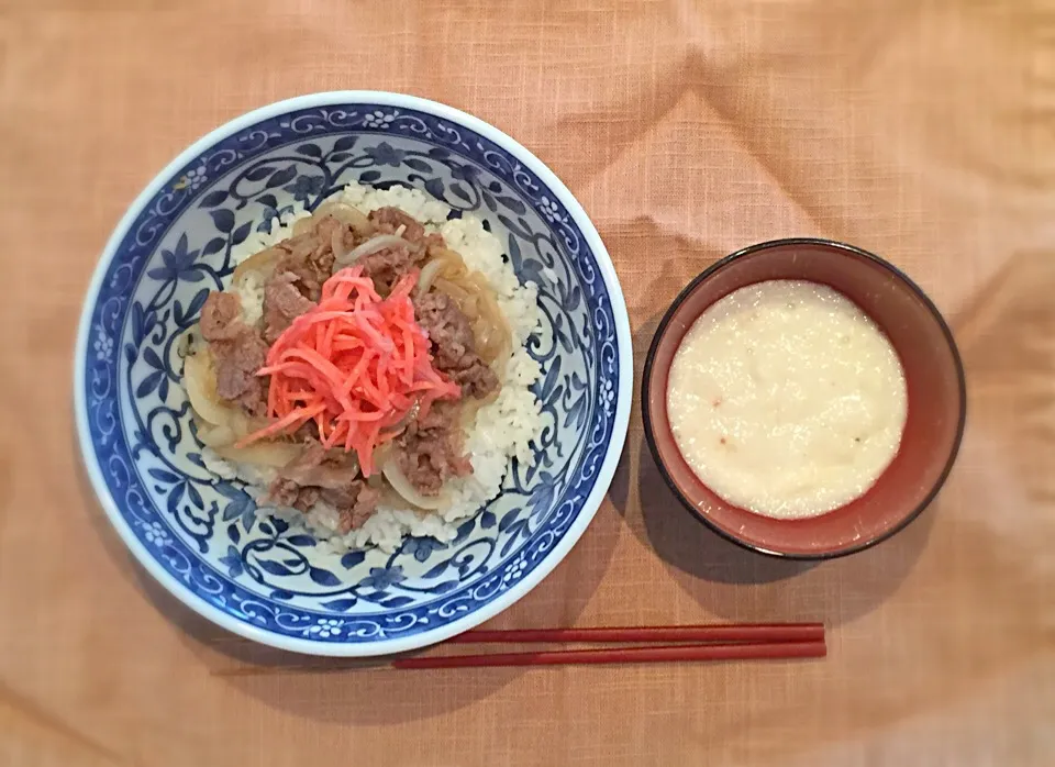 シンプルに牛丼とろろがけ|薗田理沙さん