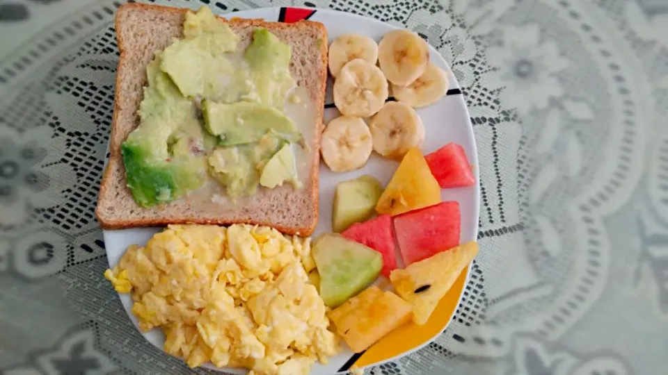 My Breakfast #wheatbread #avocado #banana #watermelon #milk #scrambledegg|Akhmad Fadli Ramadhanさん