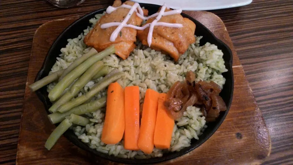 Greentea Rice Chicken with salad hotplate 😆|Yuyun Azharさん