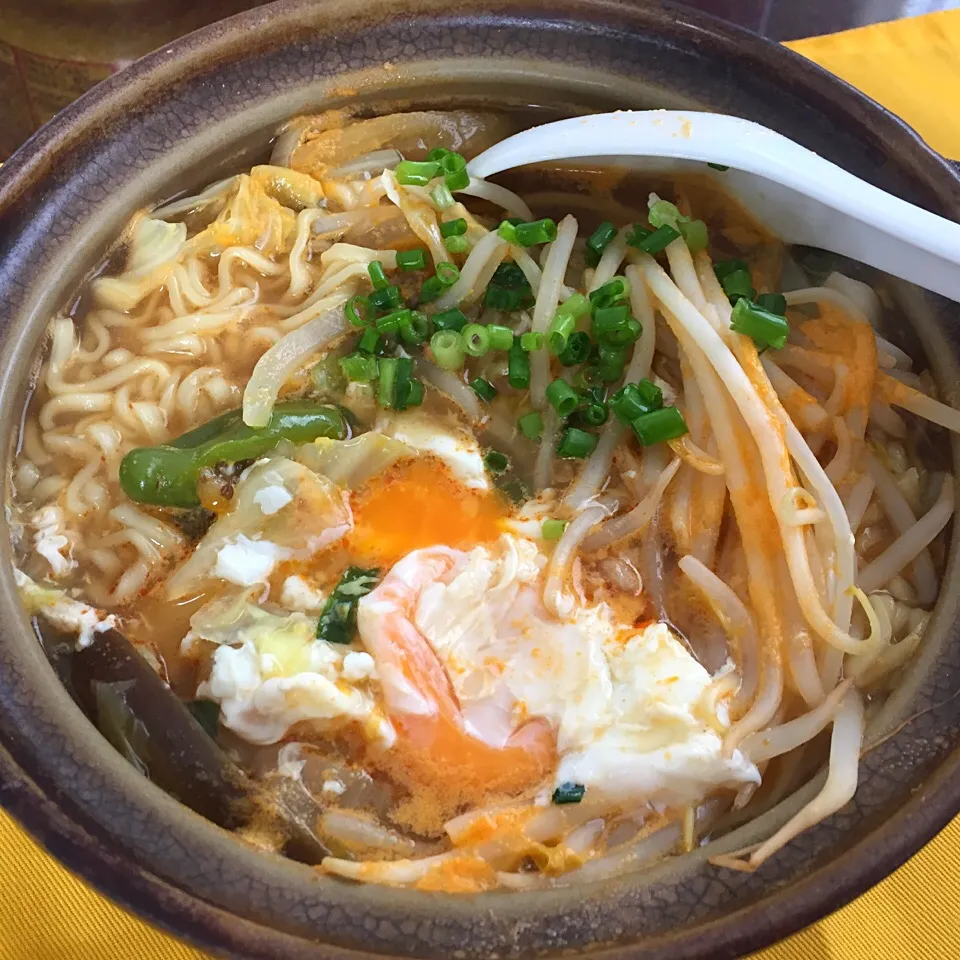 Snapdishの料理写真:「幸楽苑の旨辛らーめん」で鍋焼きラーメン|純さん