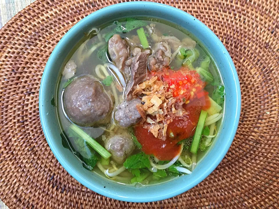 Snapdishの料理写真:Meat balls soup, Bakso|yeni kartikasariさん