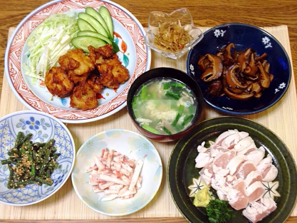 鶏唐揚げ・ミョウガおかか和え・しいたけ佃煮・ささみのたたき・具沢山スープ・長芋梅醤和え・十六ささげの胡麻和え|美也子さん