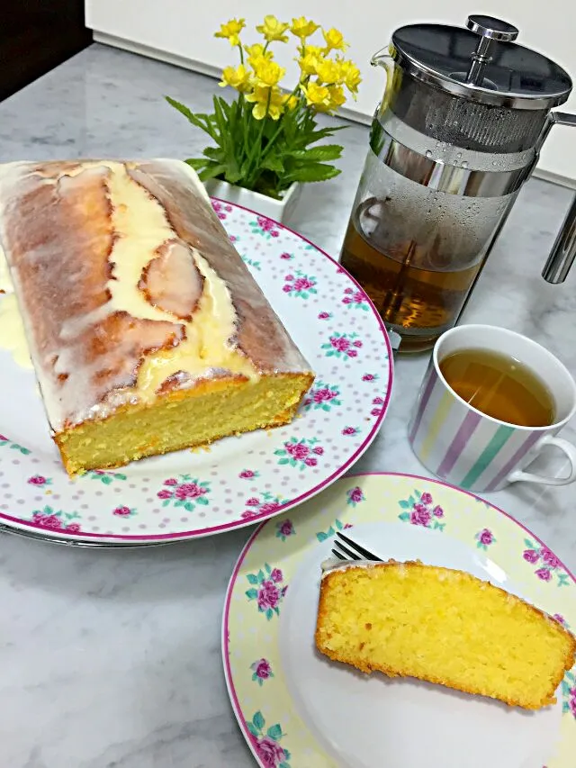 Snapdishの料理写真:Lemon Cake Glazed With Lemon Sauce

 #lemoncake|Chef.on.trainingさん