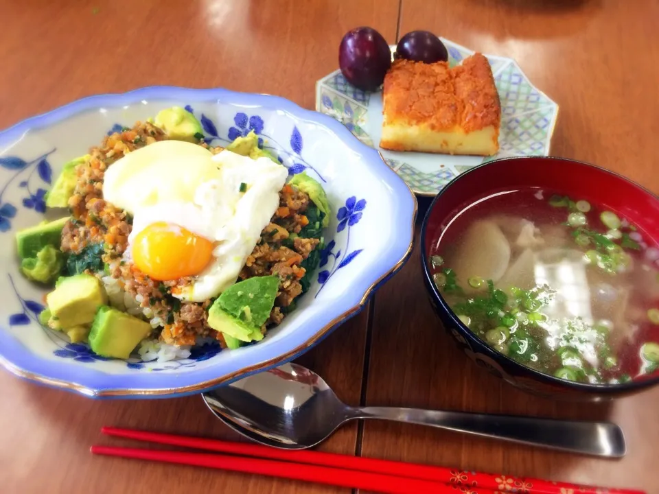 今月の栄養指導教室★
“気分はハワイアン♪
  南の島に学ぶ、ヘルシースローフード”
・お豆腐たっぷり、かんたんヘルシーロコモコ
・豚バラなんこつでテールスープ風
・カリッとモチッと♪バターもち|Hatsumi Yamashitaさん