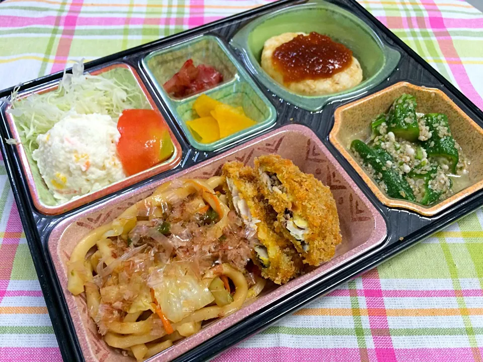 豆腐ハンバーグおろしソース 日替わり弁当 豊川市宅配|Naokazu Kuritaさん