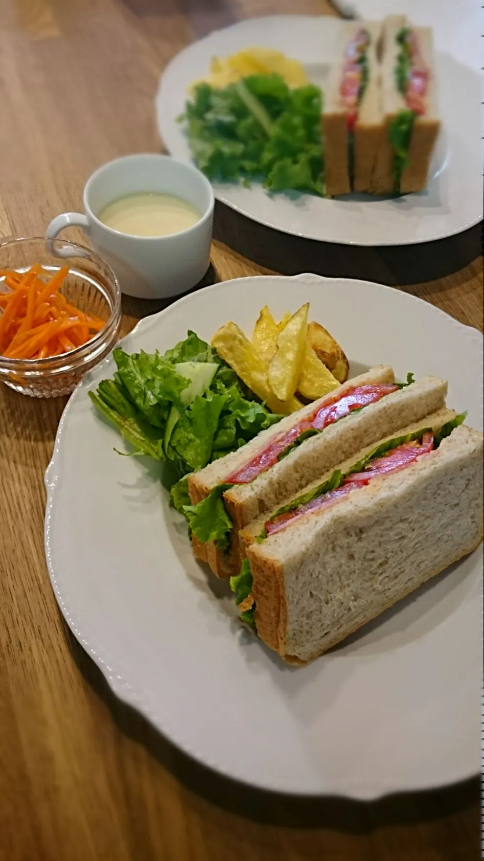 Snapdishの料理写真:グラハム食パンでサンドランチ。|acoさん