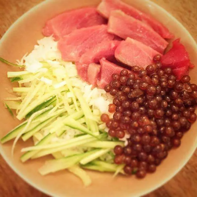 Snapdishの料理写真:Dinner, homemade #chirashifresh #chutoro from #mitsuwa #sushi#sashimi #homecooking#itsajapanesethang|CHUENCHAIさん