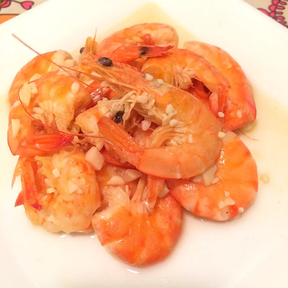 Garlic Shrimp in white wine sauce|Suzukaさん