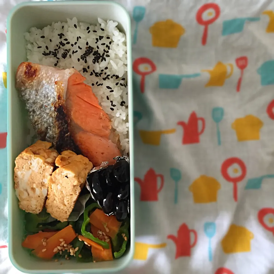 お弁当◎ なんだか地味弁ですね💁|しょちちさん