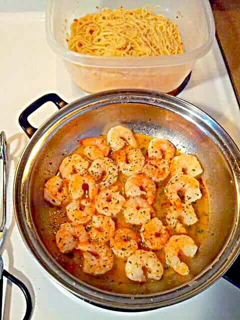 Garlic And Chive Shrimp Cooked In Butter...Waitin To Go Over Egg Noodles|Sheila Harrisさん