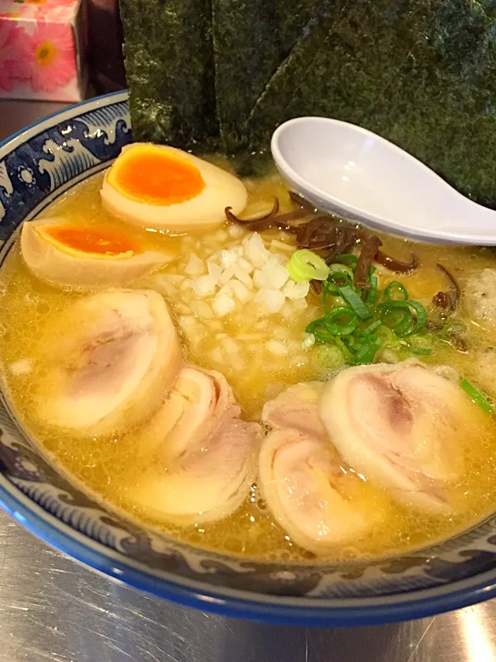 特製濃厚鶏醤油そば@麺屋たけまる|もっぴさん