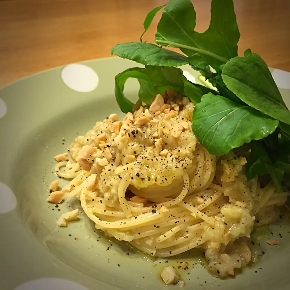 Snapdishの料理写真:ルッコラ好きのパスタ！焼きナスとルッコラのパスタ|SYRさん