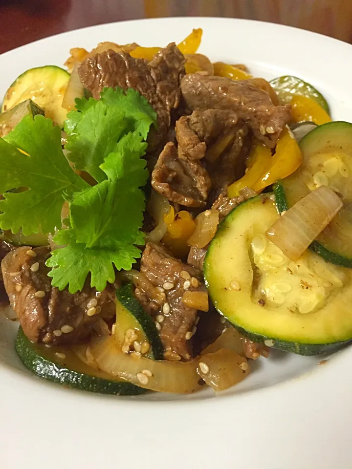 Stir fry beef zucchini and sweet onion|Janeさん