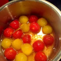 Snapdishの料理写真:Cherry tomatoes going to be pickles|yumyumyummyさん