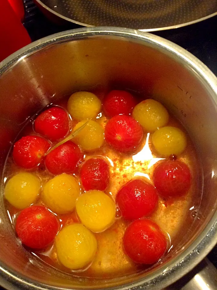 Cherry tomatoes going to be pickles|yumyumyummyさん