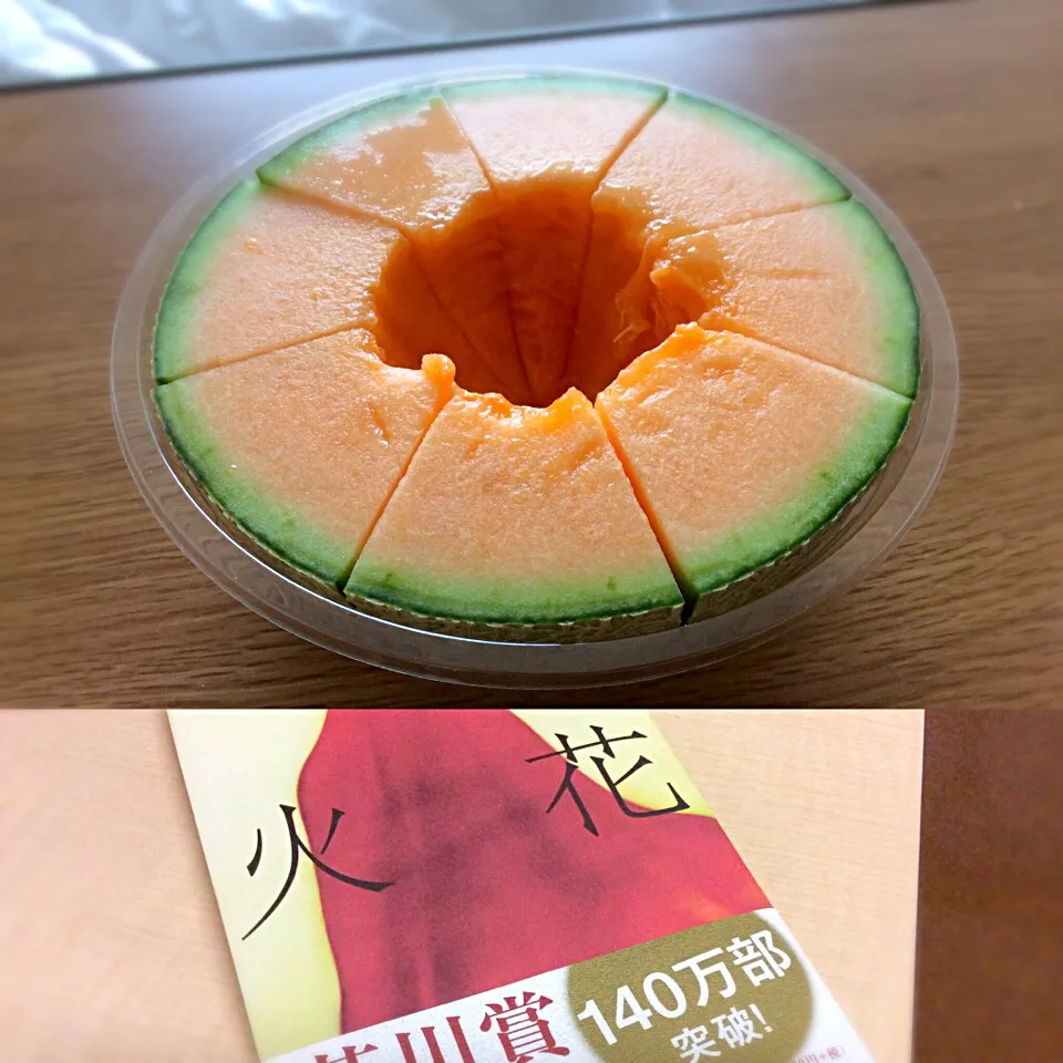 不安を和らげ、純粋な気持ちで一切の苦難を忘却の彼方に押しやる一品😋それがメロン🍈|アライさんさん