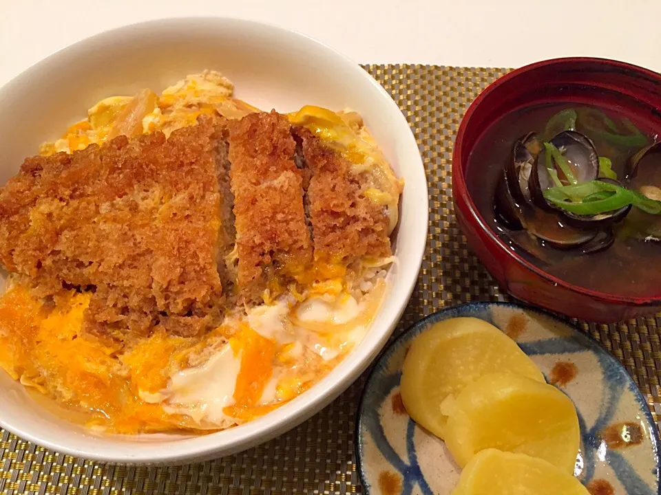 カツ丼としじみのお味噌汁|みゆきさん