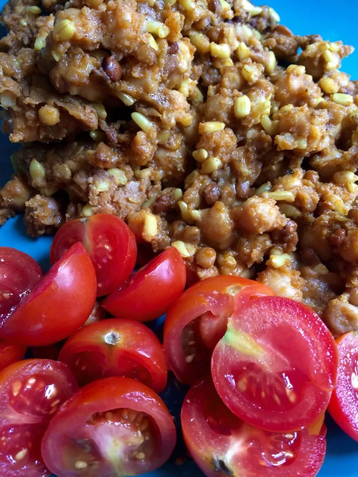 Tomatoes & curried chickpeas|Nick Hiderさん