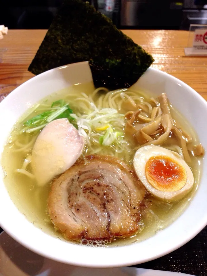 Snapdishの料理写真:「煮干し100」瀬戸内いりこのらぁ麺|七夕やさん