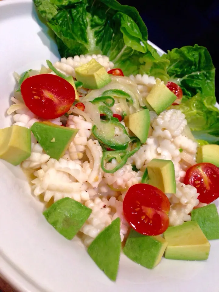 Spicy Stir Fried Squid with Cocont cream sauce & avocado salad.|Joha Hassanさん