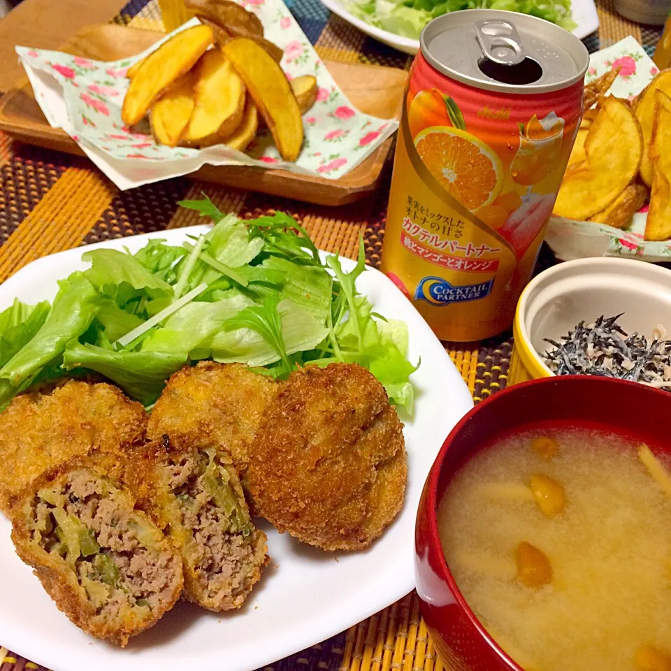 ♡ゴーヤメンチカツ・フライドポテト・ひじきサラダ・なめこ味噌汁♡|miyuさん