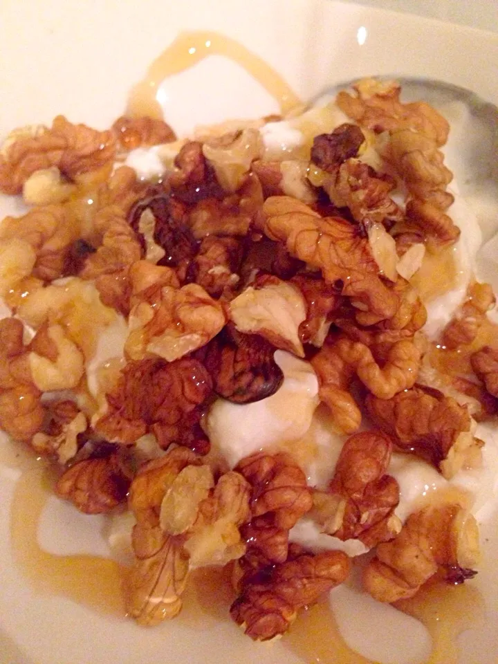 Cottage Cheese with hazelnut and honey|Catarina Marquesさん