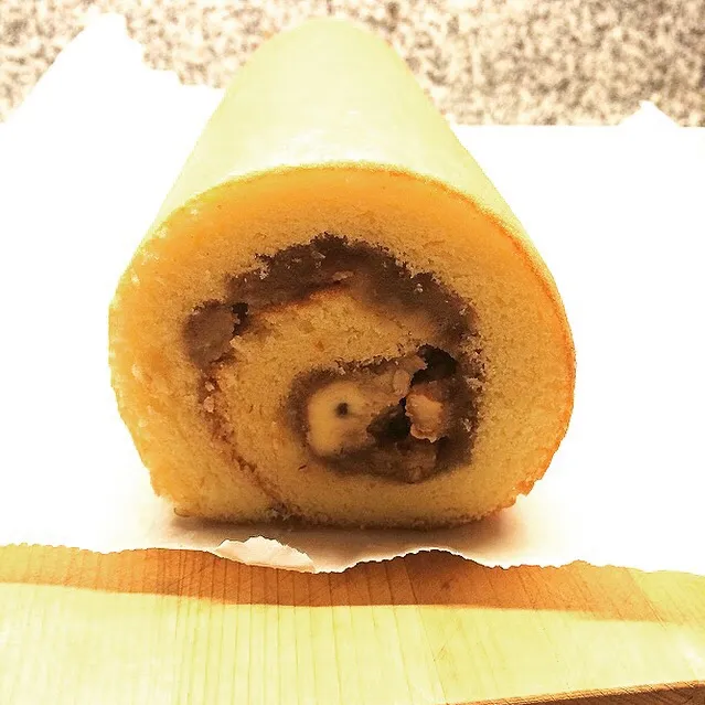 Gâteau Roulé à la Crème de Marrons. 
Chestnuts Swiss Roll
マロンクリームのロールケーキ|Yuka Nakataさん