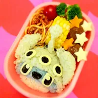 Snapdishの料理写真:長女ちゃんの学童弁当✳︎スティッチfromトイストーリー 2015夏休みおわって今日から学校