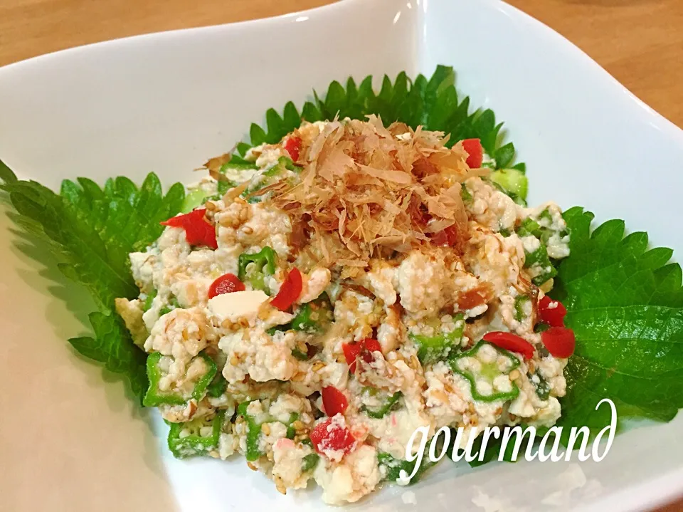 お豆腐とオクラのサラダ カリカリ梅のっけ♪|プーティさん