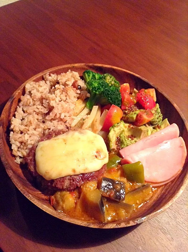 Get ready to go to gym.   Plate looks like this is called "packing" by ME.|yumyumyummyさん