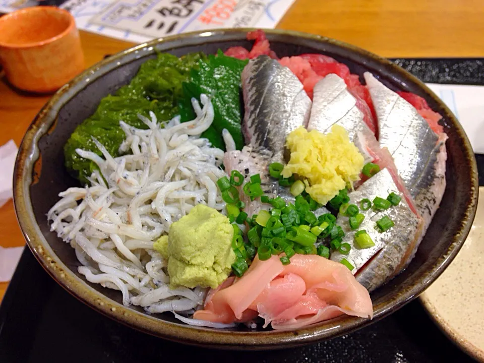 藤沢 ふじやす食堂の日替わり丼、外さない美味しさ♪|youさん