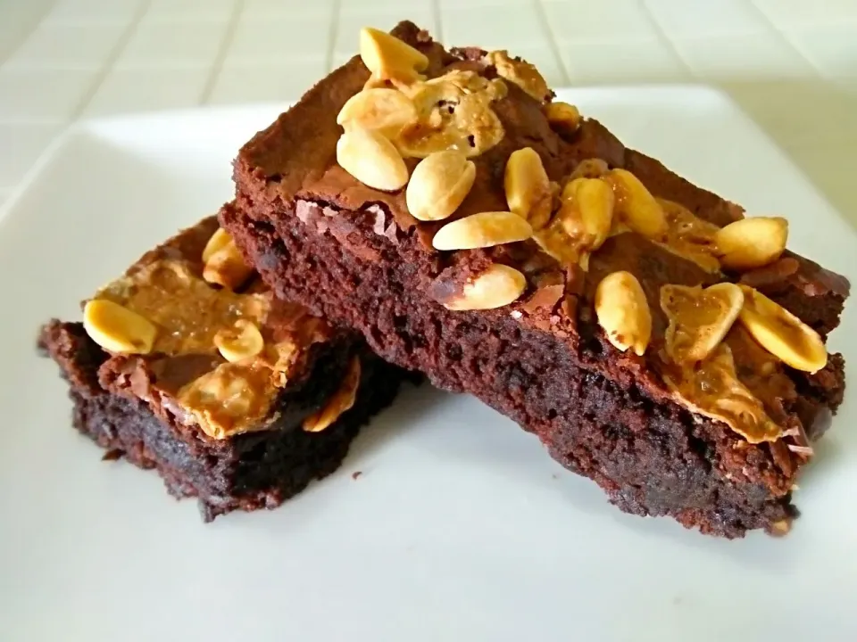 Nutty Brownies|Janice Bacuñoさん