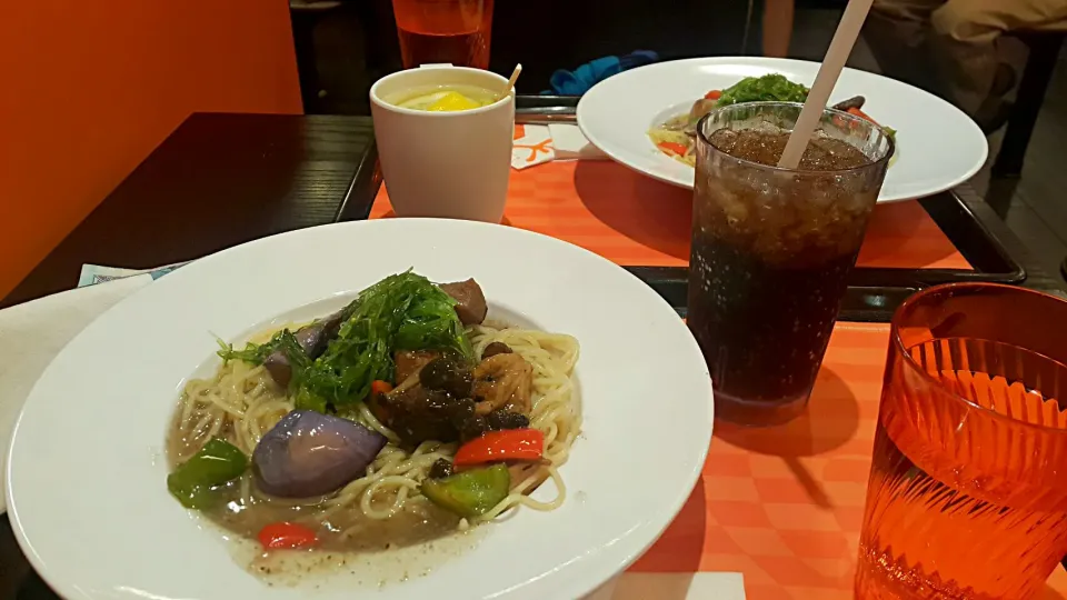 Snapdishの料理写真:Spicy noodles and vegetables|Mohammad Assad Arshadさん