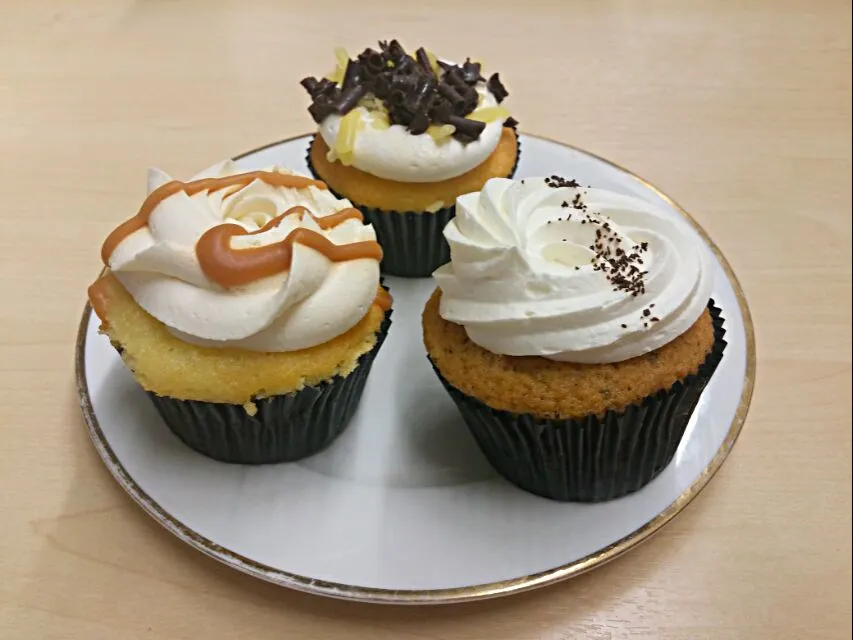 Cup Cakes : Teh Tarik, Banana Cheese, Salted Caramel|FooDin'sさん