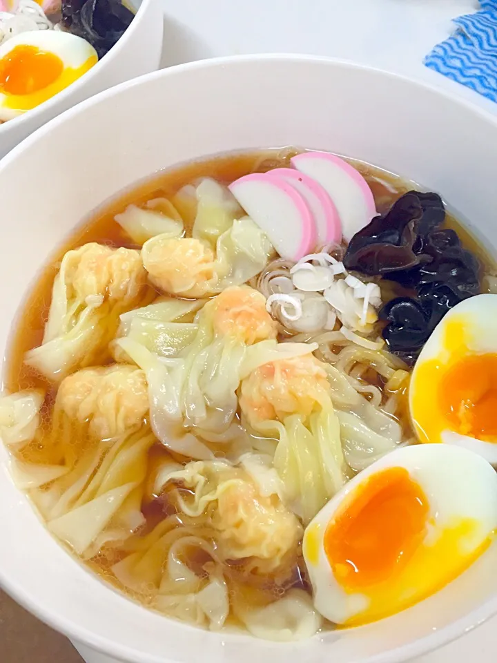 海老ワンタン麺|赤べこチャイニーズさん