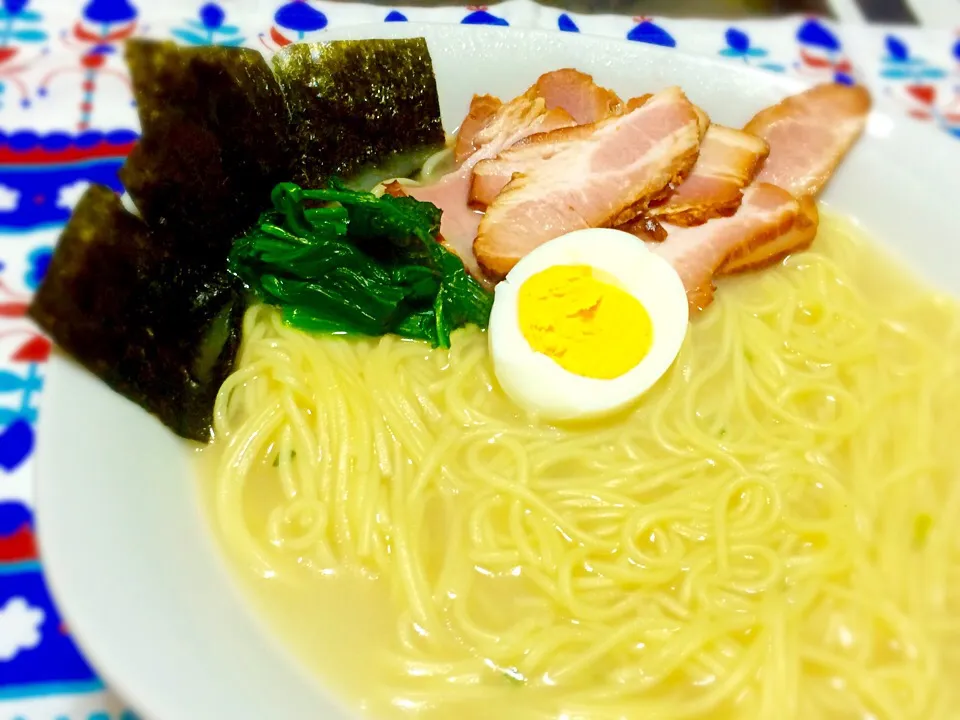 とんこつラーメン🍜🍥|USO-8000さん