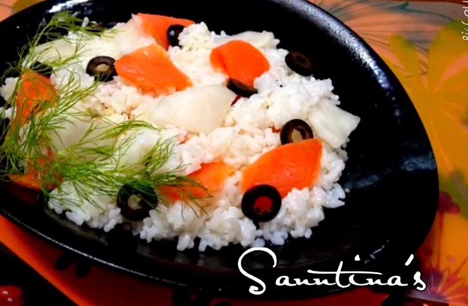 ✨ SUSHI RICE TOPPED w/ SMOKED SALMON,Black olives & pickled japanese turnip....寿司ごはんwith スモークサーモン、ブラックオリーブ&かぶらの漬物😋|🌺Sanntina🌺さん