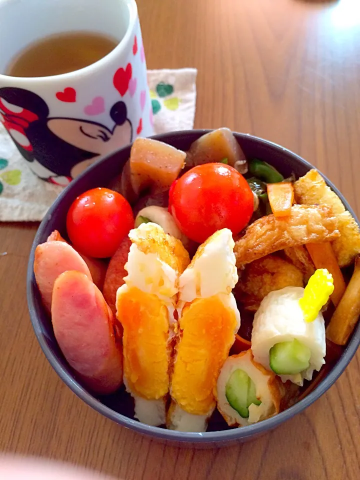 H27.8.26お弁当✩⃛こんにゃくの炊いたん！小松菜と野菜炒め！ウインナー！卵焼き！|なっちゃんさん