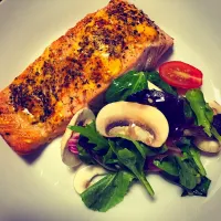 Snapdishの料理写真:Pan seared salmon|Lecさん