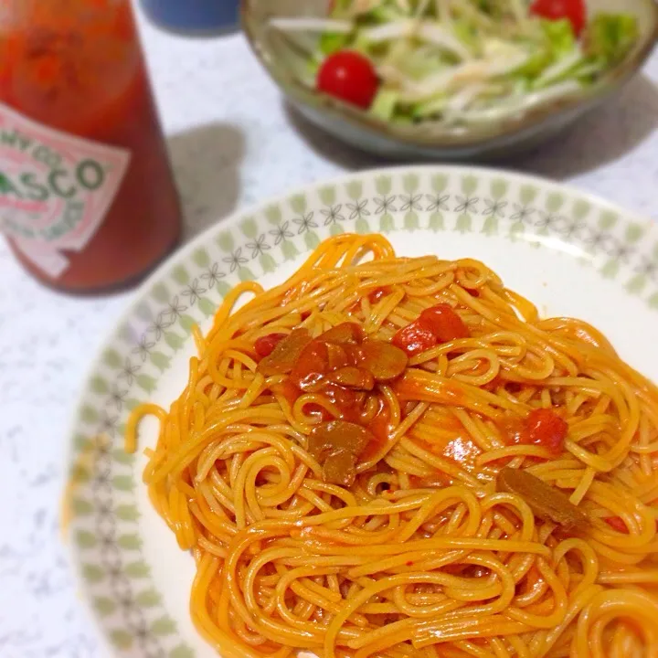 朝ナポリタンとサラダ。|Ryochinさん