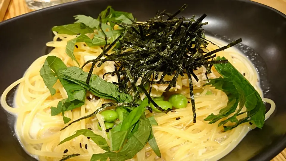 蒸し鶏と枝豆の白味噌クリームパスタ|ぶりじっとえいちぇるさん