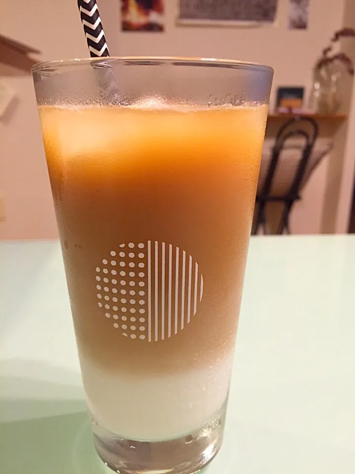 Two toned iced caffe latte|yeluさん