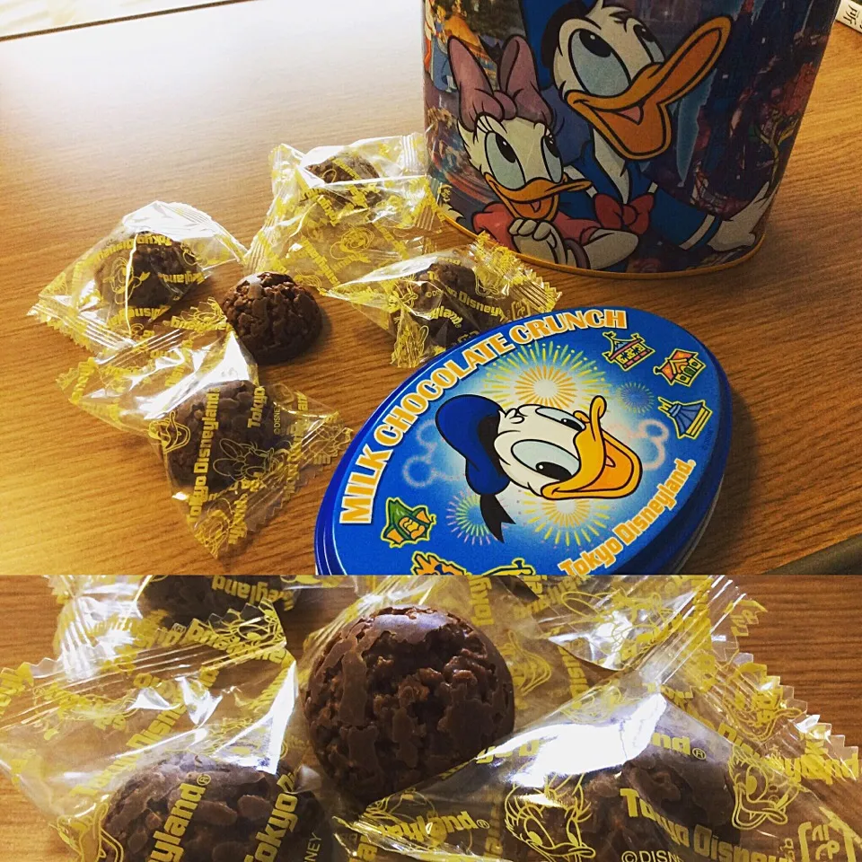 Snapdishの料理写真:これメッチャ好きなんだ〜ディズニーのお土産🐭クランチチョコレート😋|アライさんさん