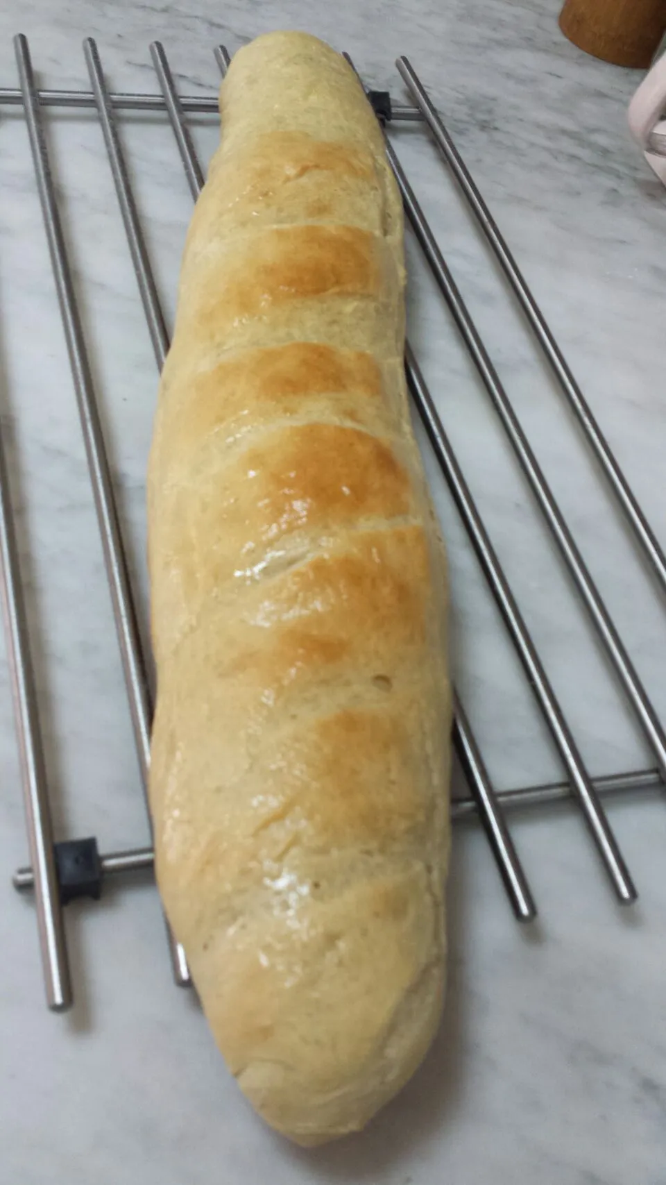 Snapdishの料理写真:Soft French Bread
Ingredients:
2 1/2 cups warm water
1 Tbsp active dry yeast
1/2 cup sugar
2 tsp salt
5-6 cups All purpose flour
How to do it:
In a bowl, mix th|Sofie's Kitchenさん