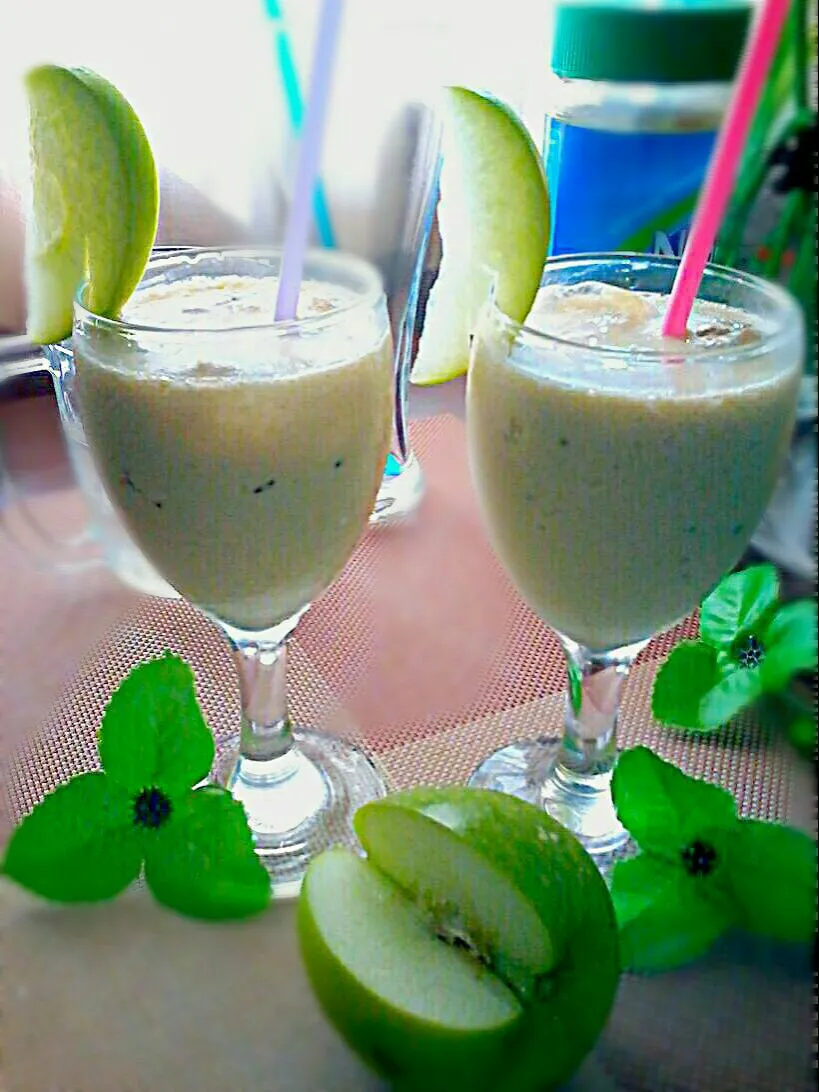 Salted LASSI (made of green Apple Kiwi Lemon Cinnamon) ✔|🌼 Pooja's Kitchenette 🌼さん