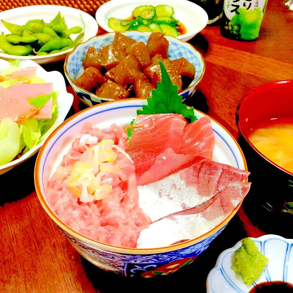 Snapdishの料理写真:実家で海鮮丼な夕食🍚🍚|かずみさん