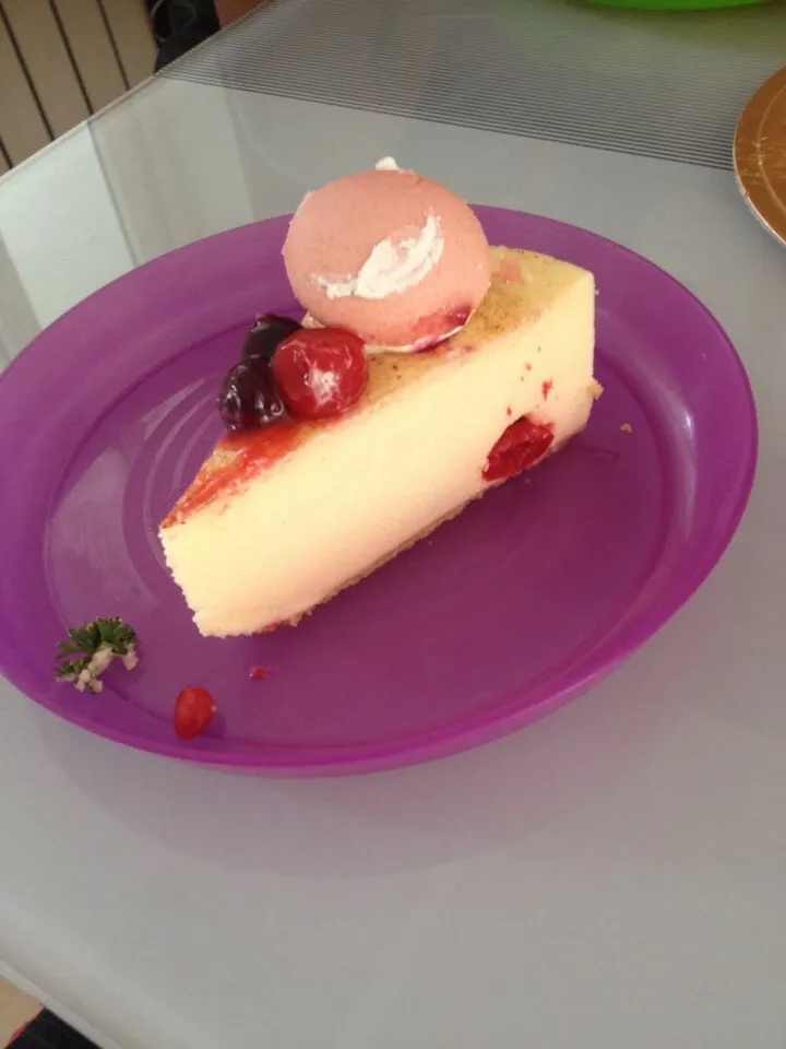 cheesecake with macaron #cheesecake|bukky danielsさん