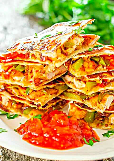 Chicken Quesadillas W/ Spicy Chilli Sauce...|Sheila Harrisさん